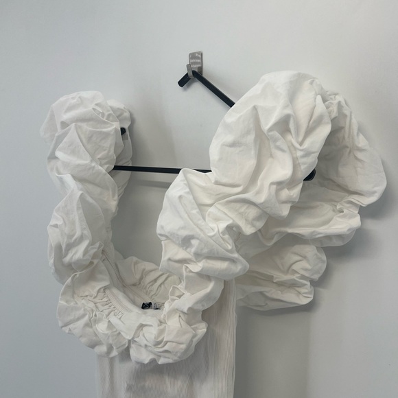 Zara Puffy Exaggerated Ruffled Neck Versatile Off Shoulder Ribbed Knit Bodysuit - Picture 3 of 8